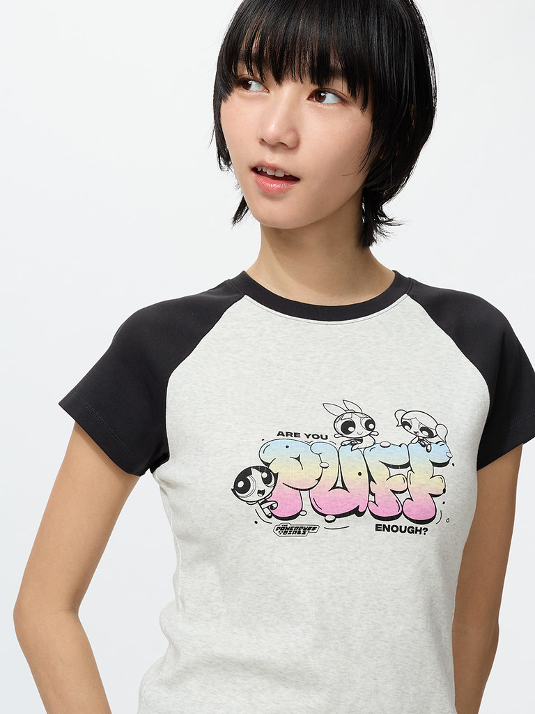 模特兒穿著 miffy 聯名 UT 展現清新親子穿搭