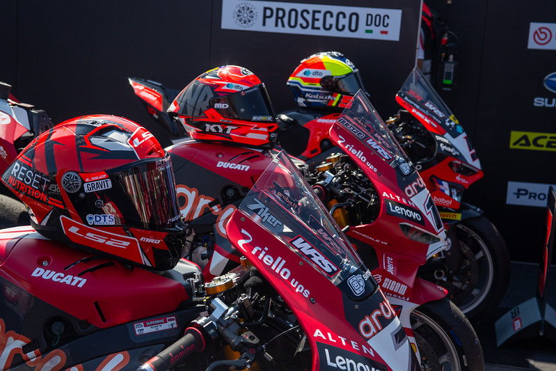 2026 Donington World Superbike Superpole: Ducati Dominates, Lecuona Shines (2026)