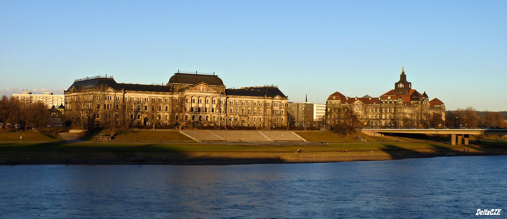 Karlovo Namesti Drazdany Vlevo Budova Ministerstva Finan Flickr