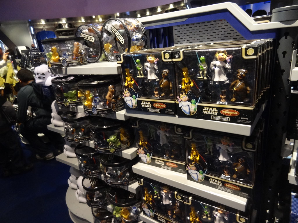 При проведении уличных или автобусных экскурсий лучше отдать предпочтение . Star Tours Gift Shop At Disneyland California R Kurmann Flickr