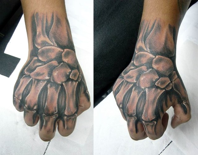 Tatuajes mano mujer en logia barcelona. MANO ESQUELETO | Tatuajes full color estudio de tatuajes