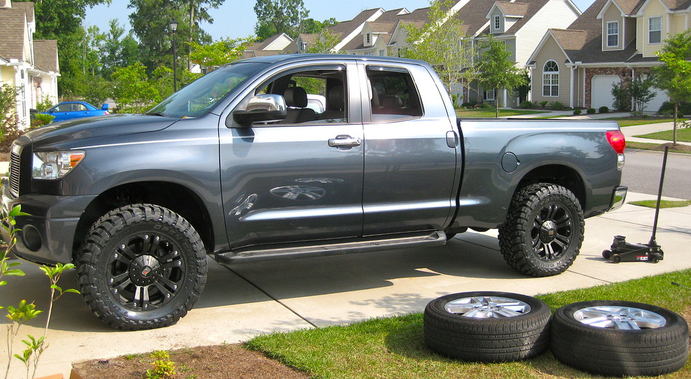 Does this tire fit your vehicle? 20" Black XD Monster (XD778) Wheels and Toyo Open Country