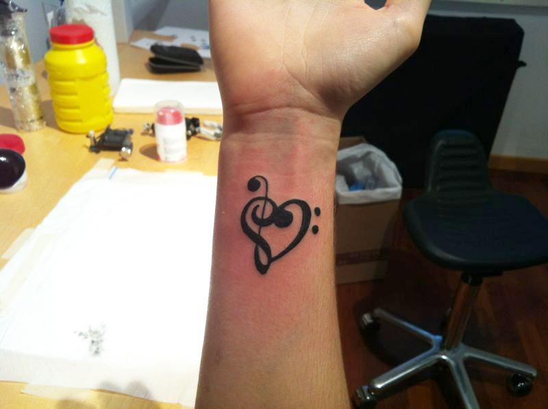 Clave de sol com clave de fa tatuagem Clave De Sol E Fa Coracao Pesquisa Google Tatuagem Clave De Sol Clave De Sol Tatuagem Feminina Braco