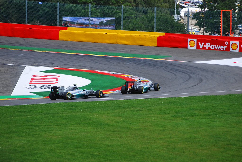 2014 Mercedes F1 W05 Nico Rosberg Lewis Hamilton Bus S