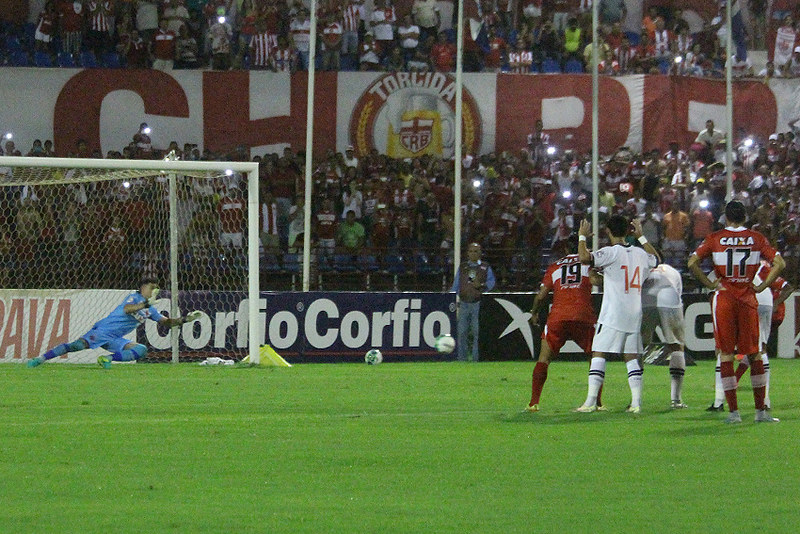 Bruno gomes, andrey (caio lopes) e nenê (marquinhos gabriel); Crb X Vasco Da Gama Campeonato Brasileiro 2016 Crb X Vasc Flickr