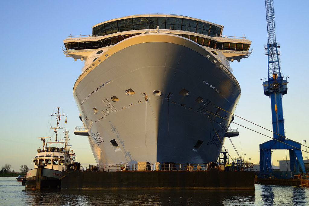 Spectrum Of The Seas Im Papenburger Hafen Vor Der Meyerwer