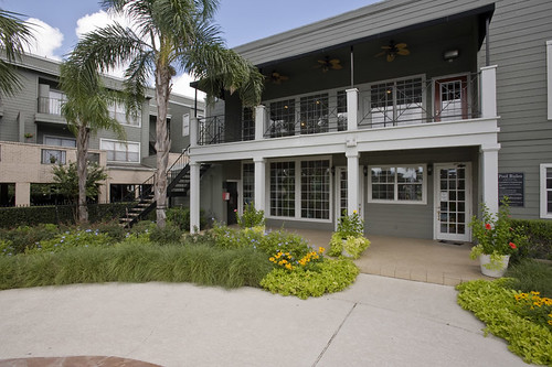 Hidden lake apartments