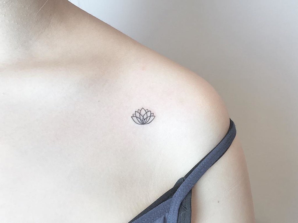 Tatuajes En Hombro | Ideas Tattoos En Hombro | Mini Tatuajes | Flickr 768_x_1024_jpg