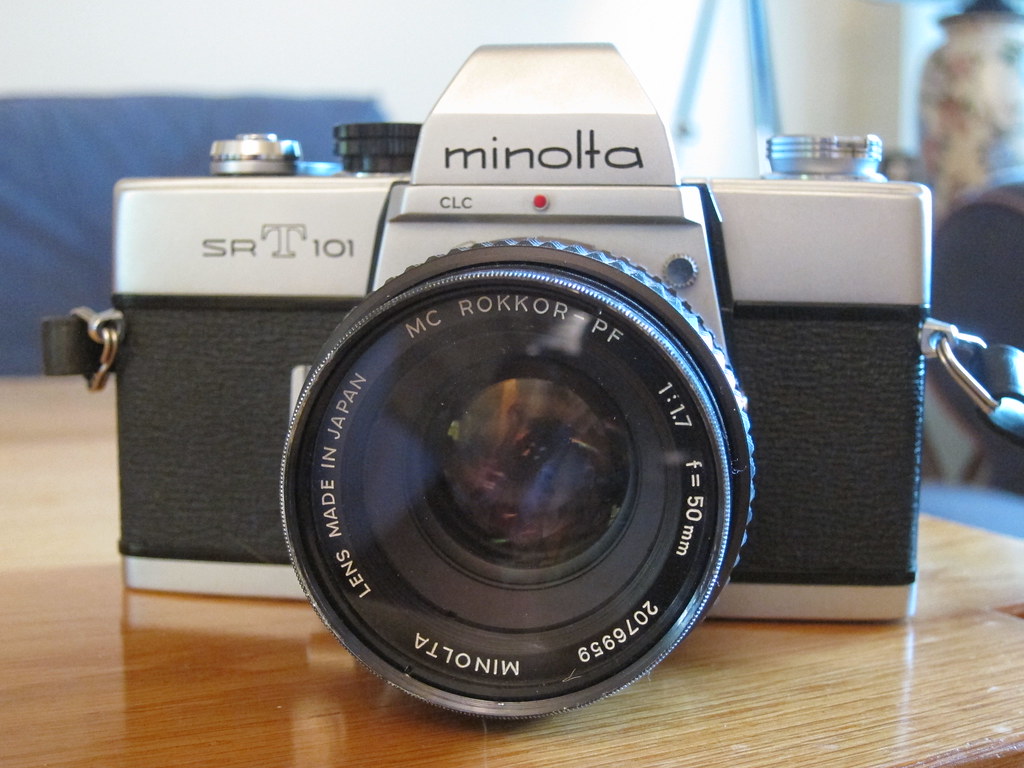 Minolta SR-T 101 - Down the Road