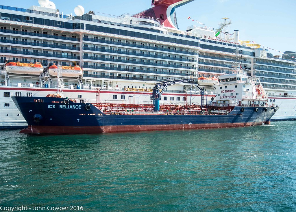 Ics Reliance Bunkers Carnival Spirit In Sydney Cove 3 Flickr