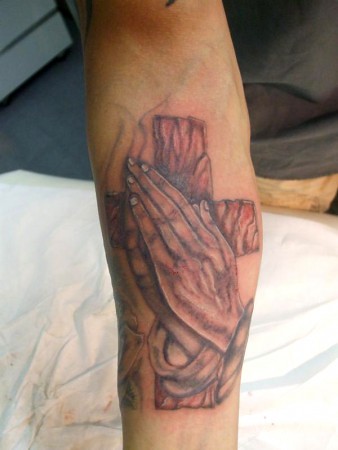 Tatuaggio-Religioso-Croce-Mani | Studio Tattoo Roma The Japa… | Flickr 450_x_338_jpg