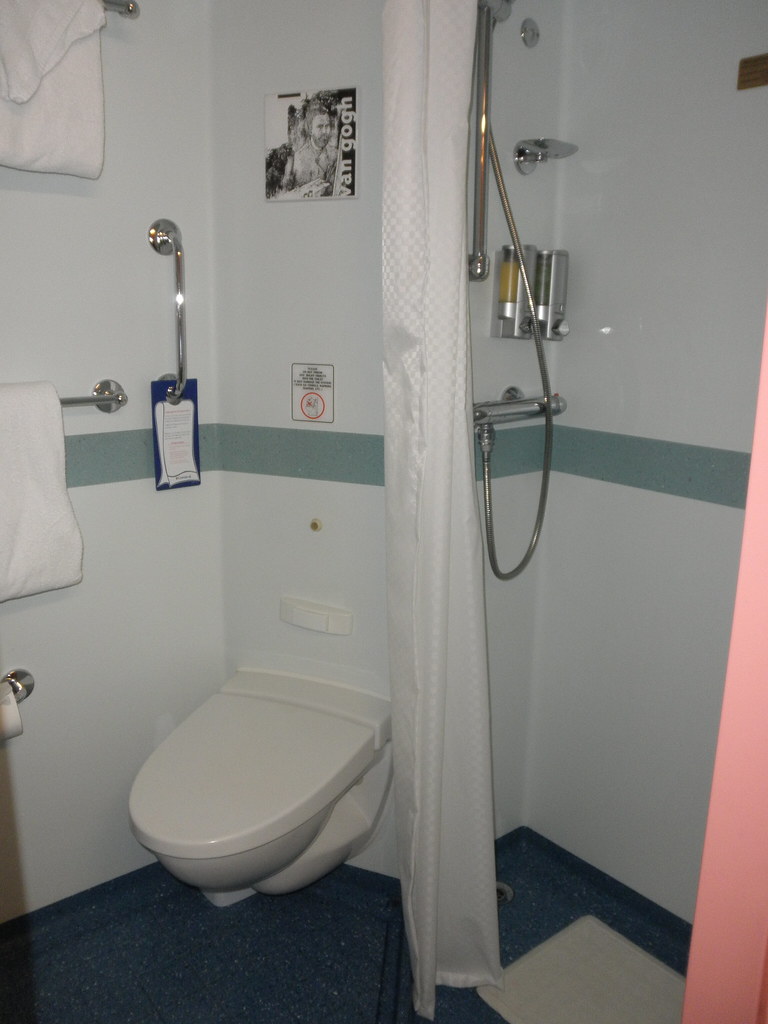 Bathroom On Carnival Glory Loulou Flickr