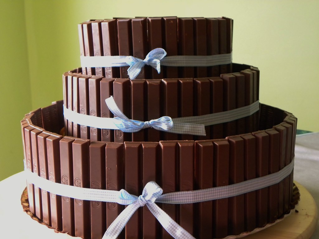 Torta Kitkat E Smarties 3 Piani Claudia Fornellidisalvataggio Flickr