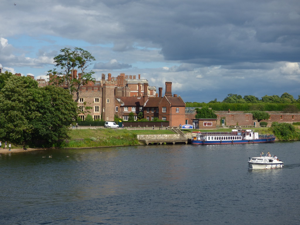 Public service boat trip running from runnymede to hampton court. Hampton Court Palace With The River Thames From Hampton Co Flickr