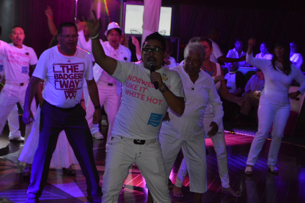 White Hot Party On The Norwegian Cruise Line Norwegian Ge