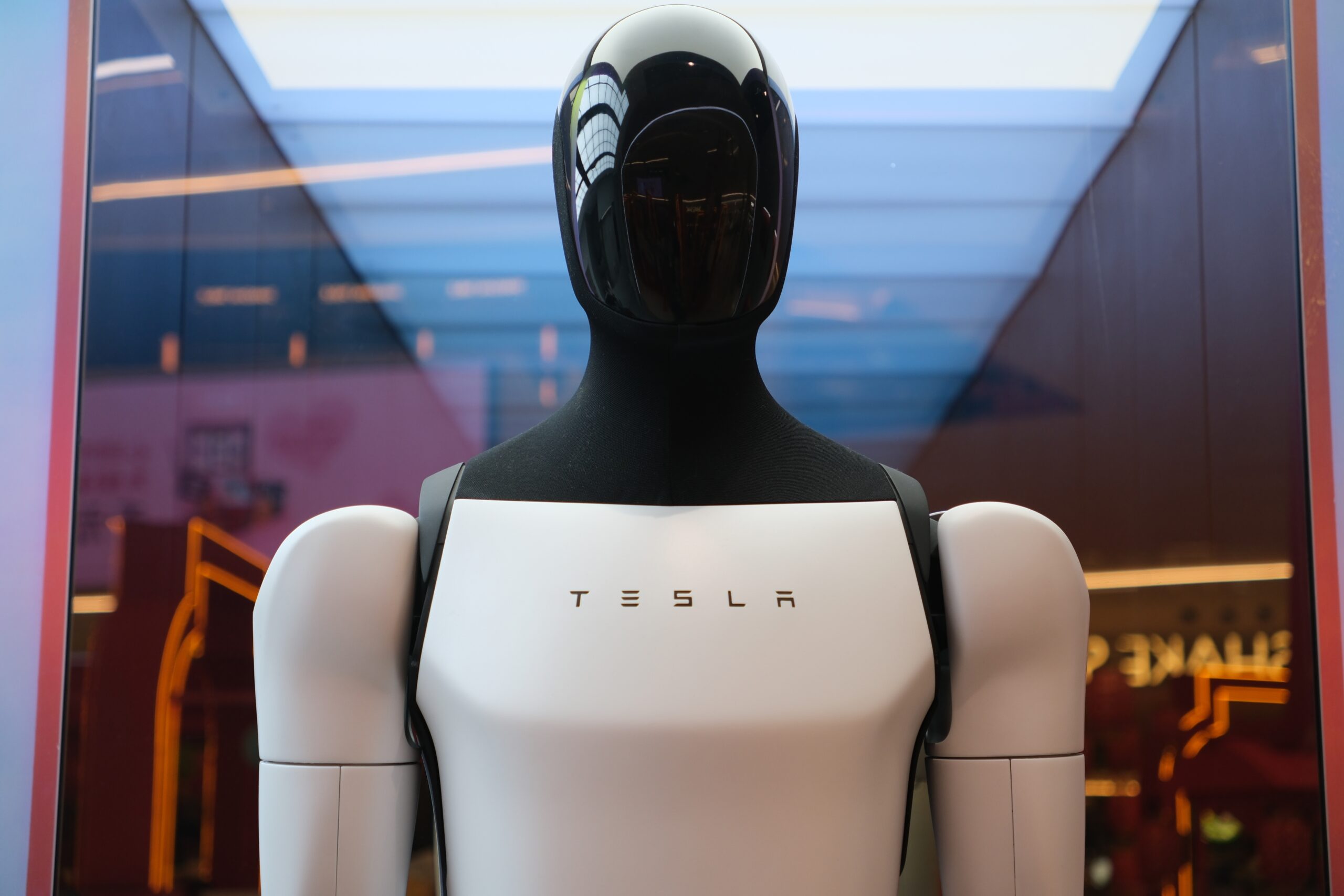 United Airlines Bans Robots From Flights! Safety Concerns & Future Implications (2026)