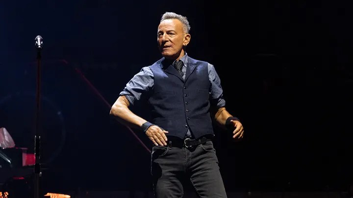 Bruce Springsteen adia datas da turnê para os próximos dez dias sob ‘direção médica’