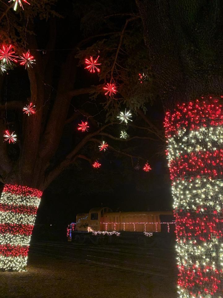 Snoqualmie adds even more holiday lights downtown, launches 'Winter