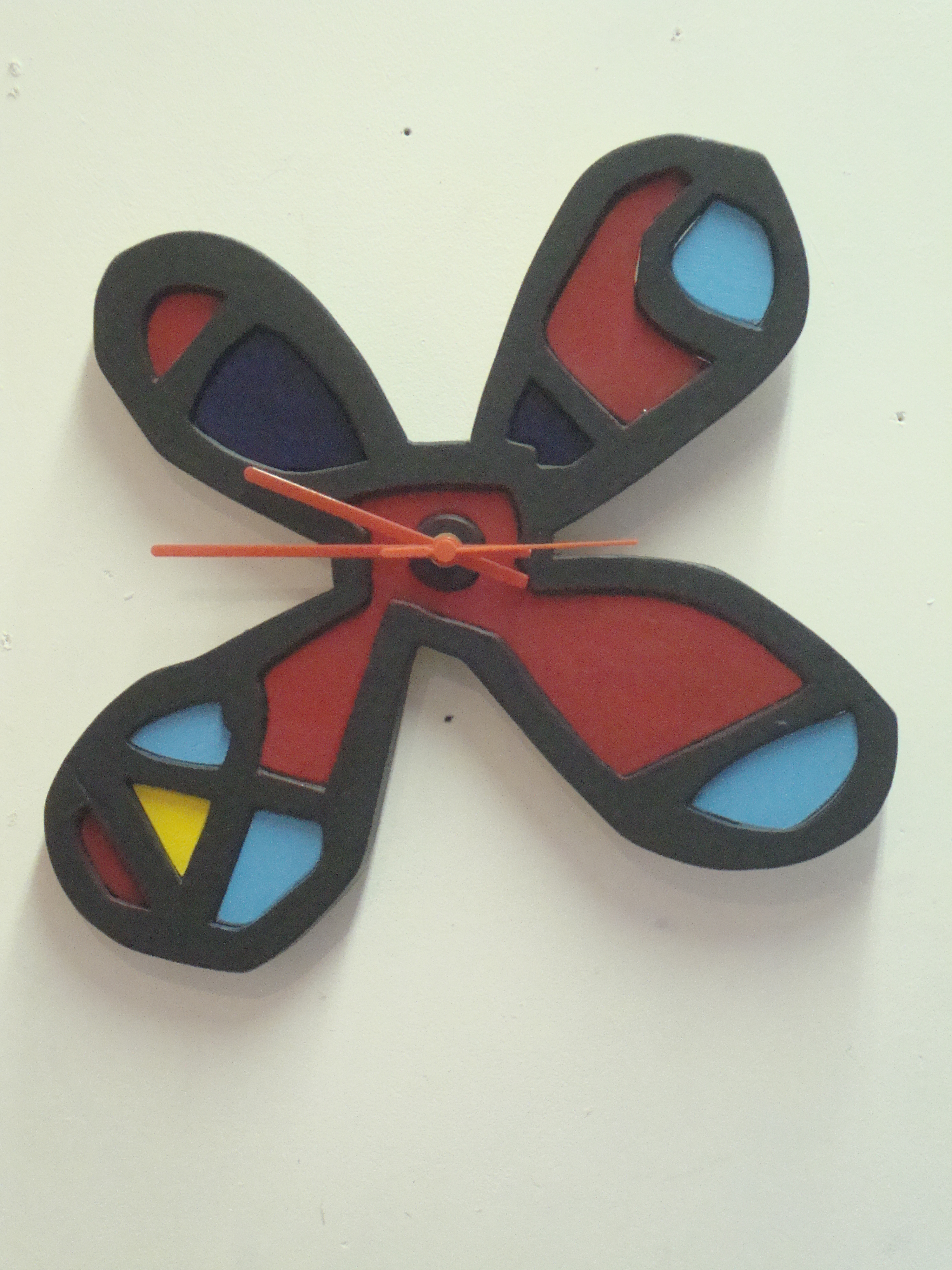 Flower Shape clock. From entspannung no 4. Reclaimed wood. W30cm,H34cm,D3cm