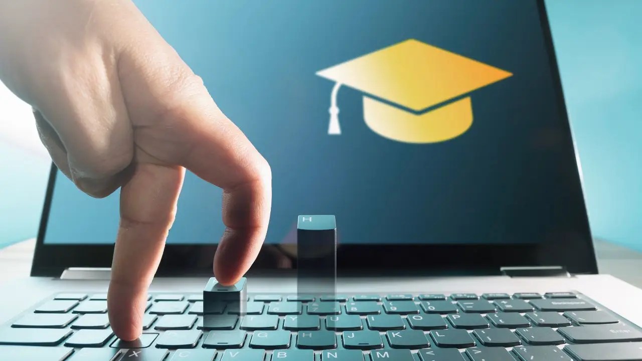 Supercharge your Moodle course using the Edwiser Course Format plugin Supercharge your Moodle course using the Edwiser Course Format plugin