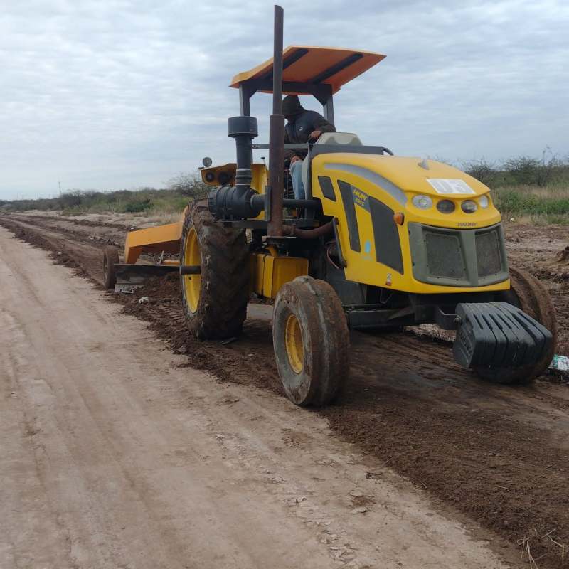 Ejecutan trabajos de reparación y acondicionamiento en calles de Colonia El Simbolar