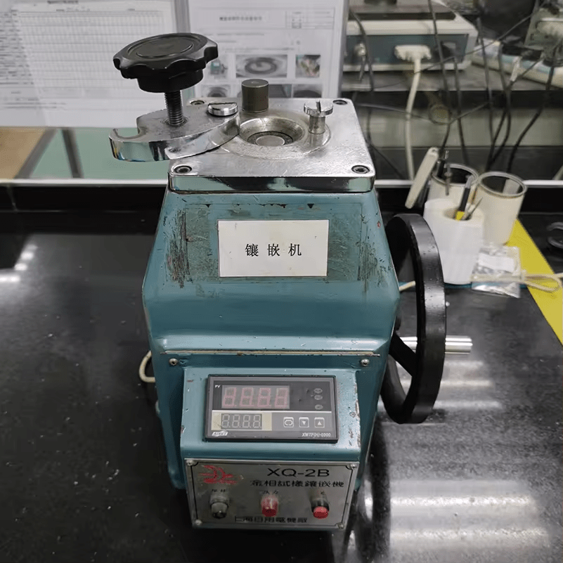Inlaying machine