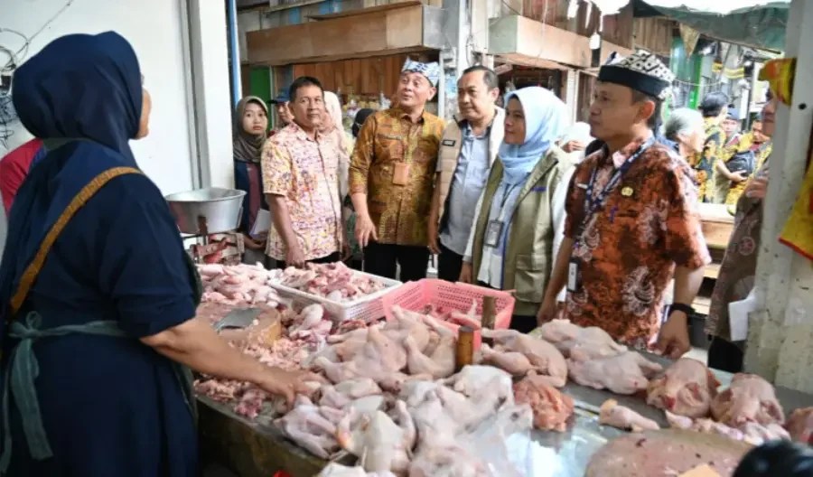 Pemerintah Kabupaten Banyuwangi bersama Satgas Pangan sidak pasar