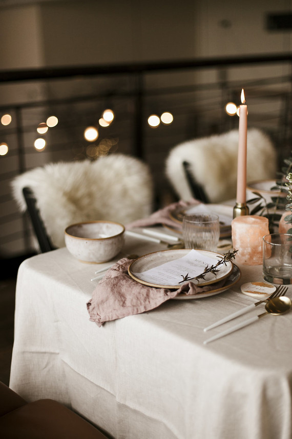 Una mesa en rosas