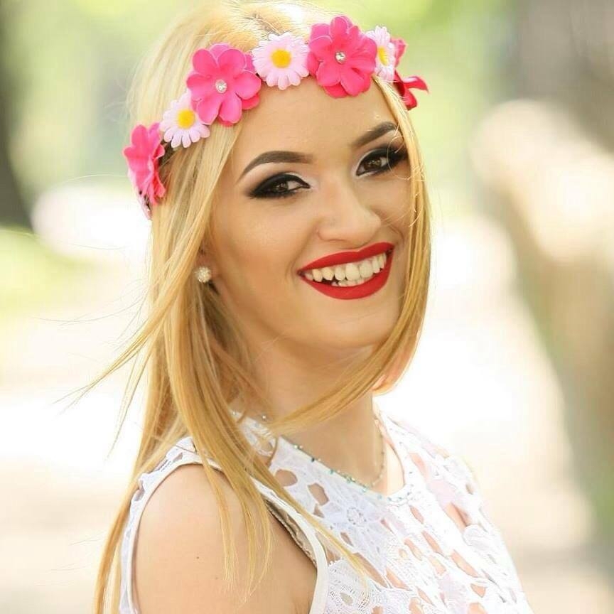 Machiaj: Denisa Soboni