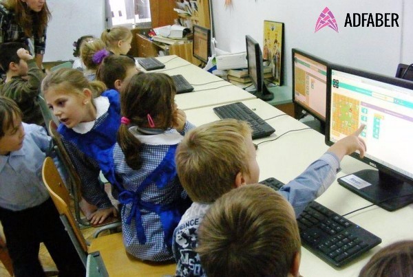 Sursă imagine: galeria foto a aevenimentului Hour of Code
