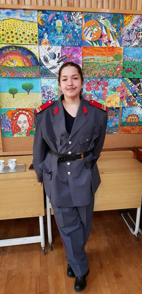 Generalul francez, interpretat de Sebastina Papai