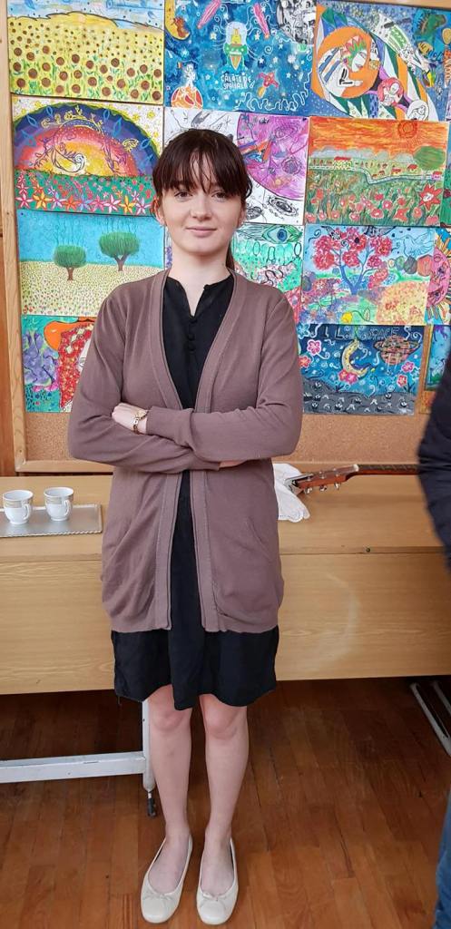 Servitoarea Marika, interpretată de Anastasia Cosac