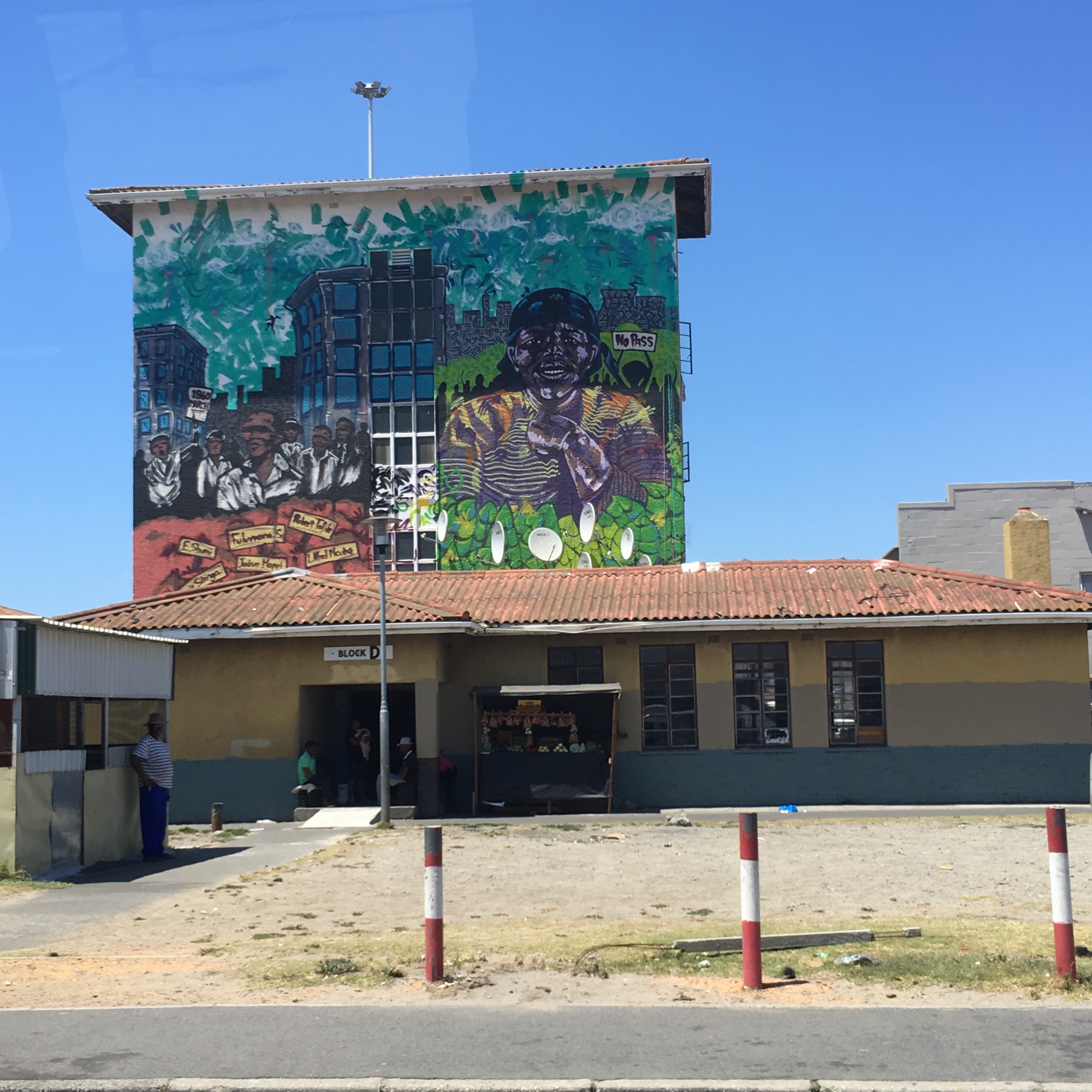 I just liked this mural but don't know about it (pic 1)