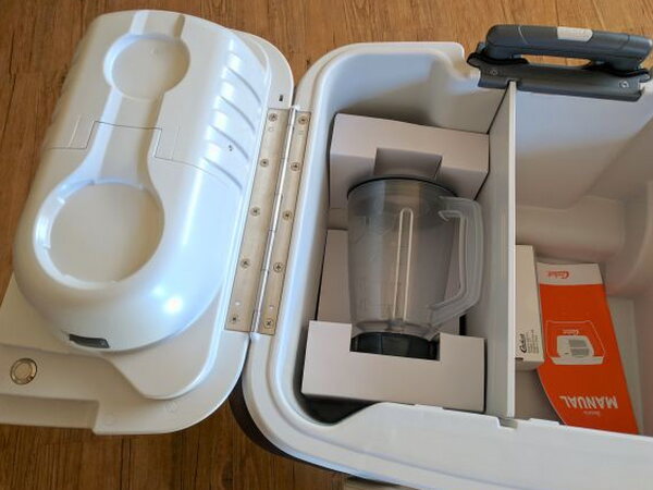 Left lid storage and blender mount