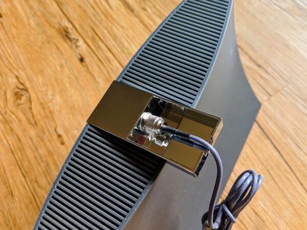 Close view of the Basic antenna coaxial connection
