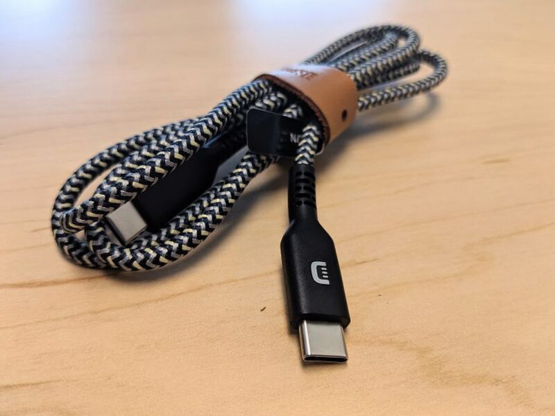 The bundled Zendure SuperCord is a braided USB-C to USB-C cable.