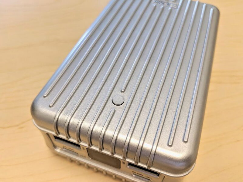 The single top button powers on the SuperTank and changes charging modes.