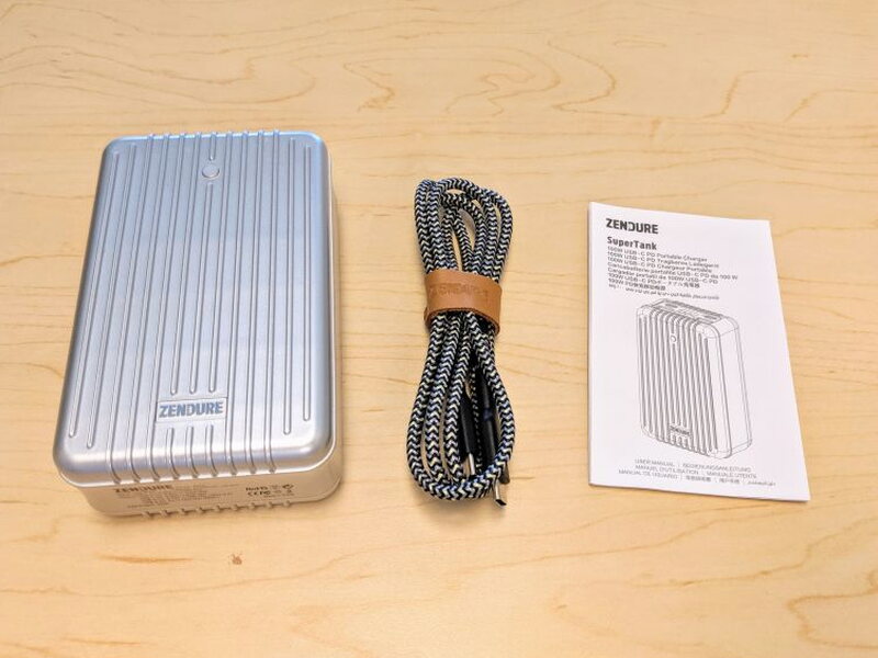 The package includes the SuperTank, the Zendure SuperCord, and the instruction manual.