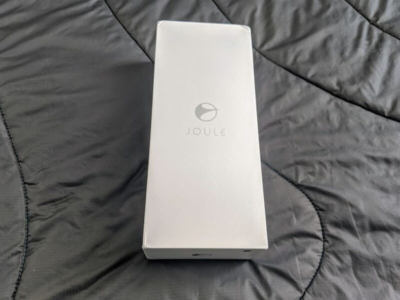 The product arrives in a very simple white box with the Joule logo on top.