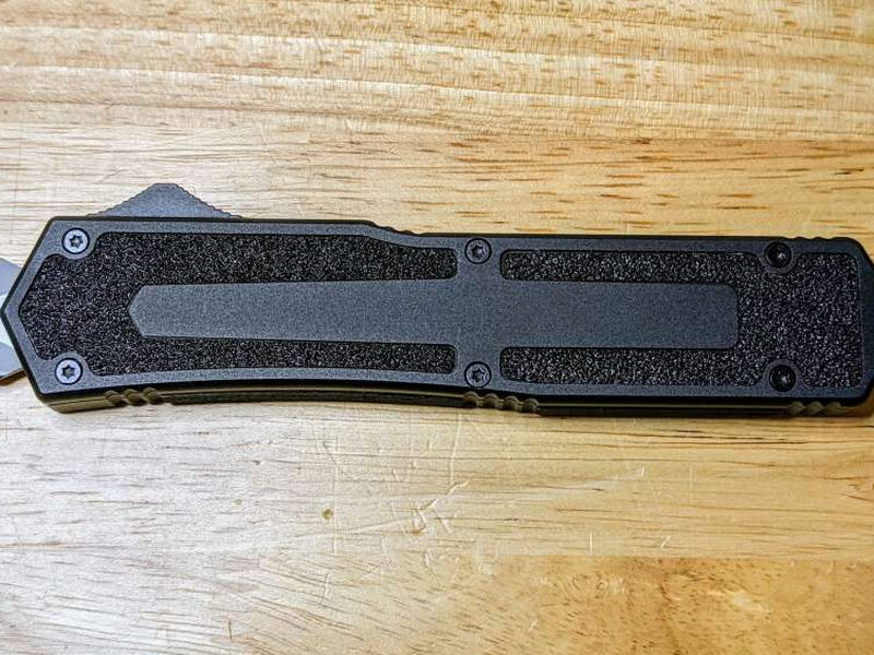 The Skar’s internal parts after the knife came apart during testing.