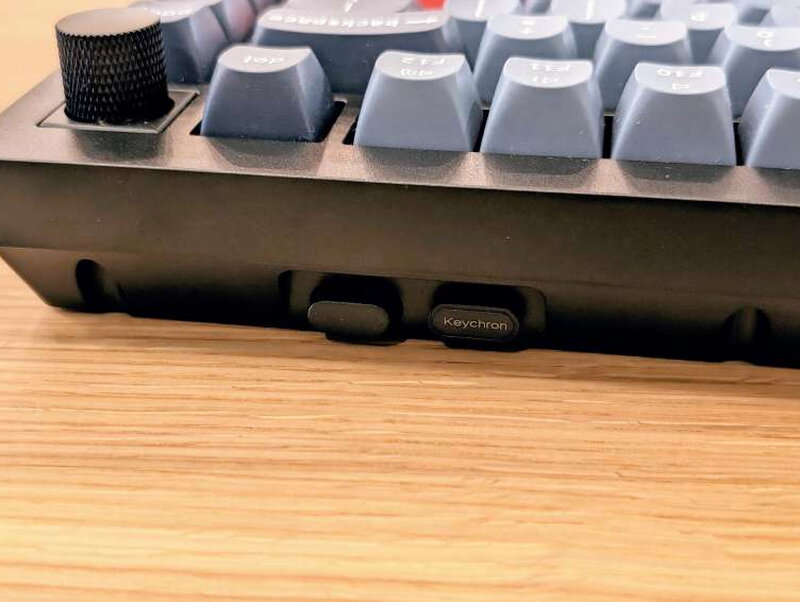 Wireless receiver storage slots on the Keychron V1 Max
