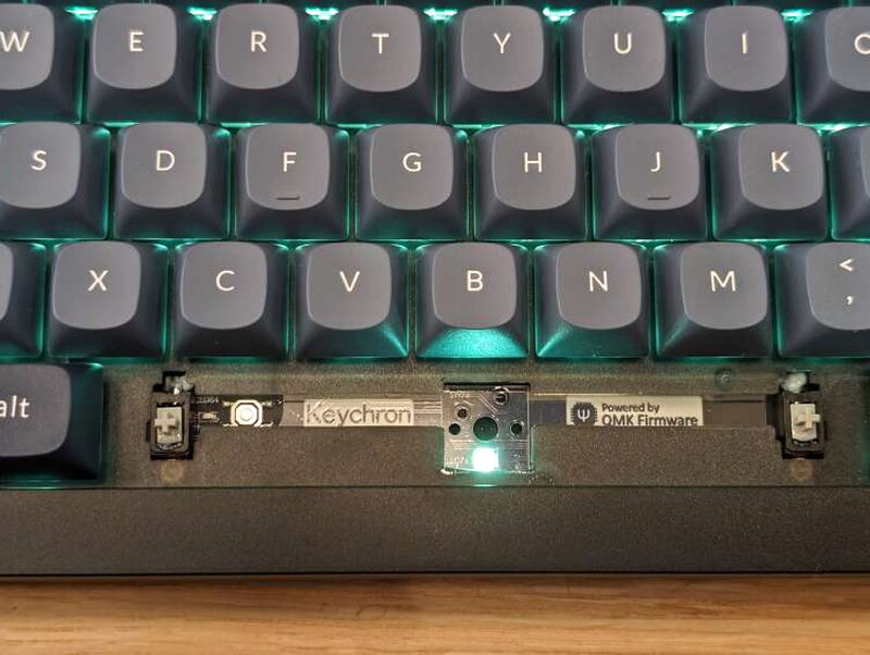 Keychron V1 Max spacebar removed to reveal reset button