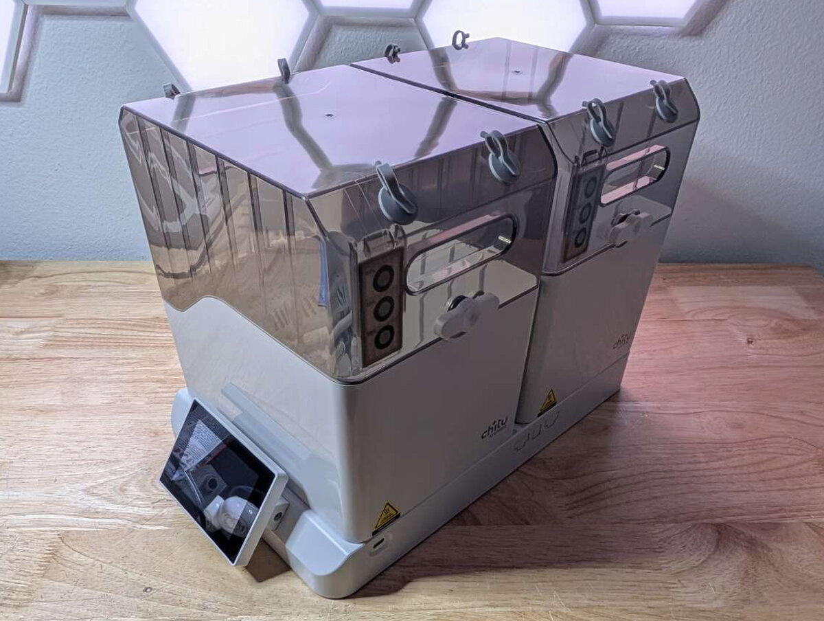 FilaPartner E1 with boxes installed on the base