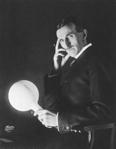 http://www.teslauniverse.com/nikola-tesla-photo-9?PHPSESSID=e2754097f810b536f3de4628756ec43f;