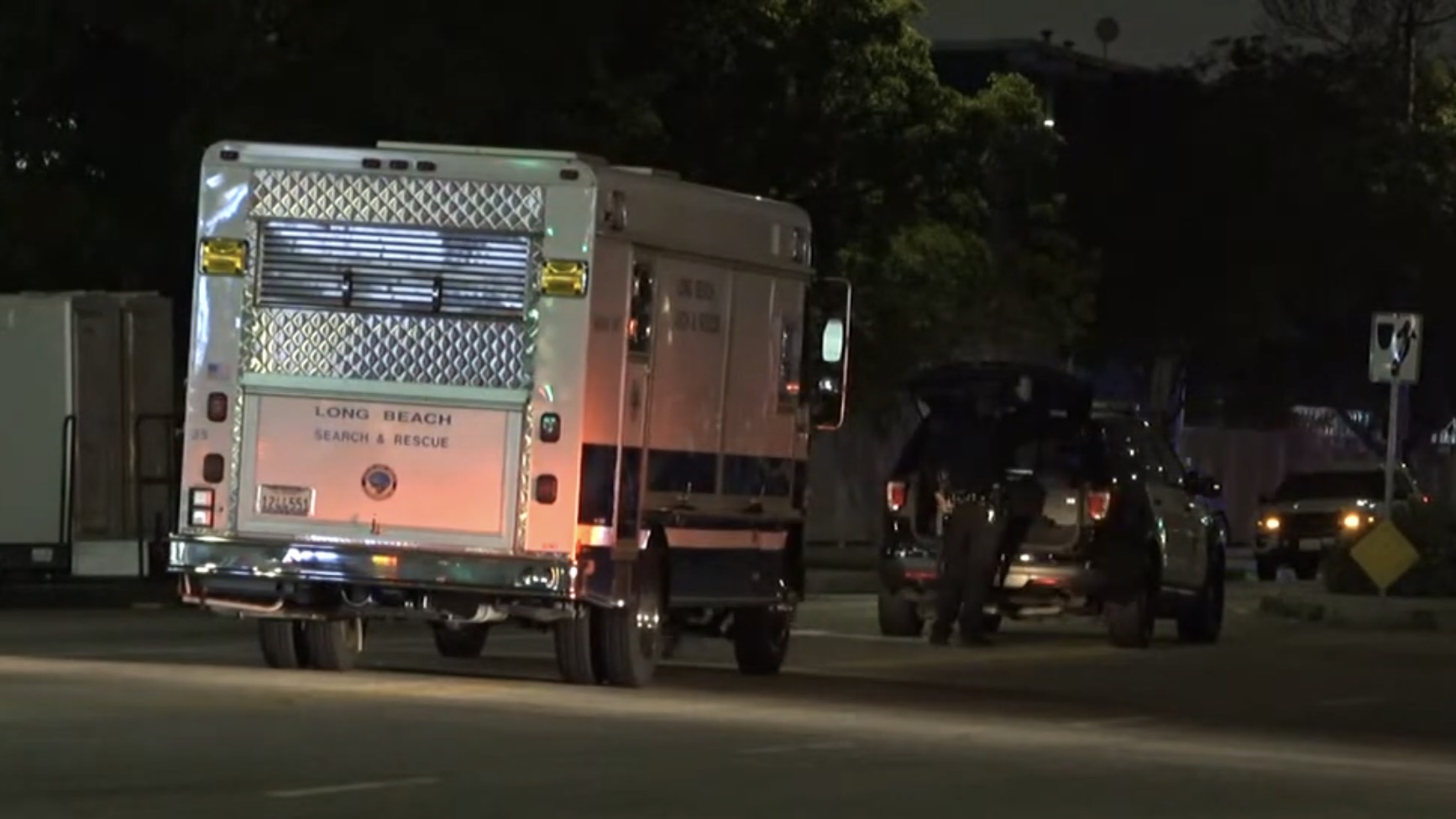 SWAT Responds to Barricaded Burglary Suspect in Long Beach Home