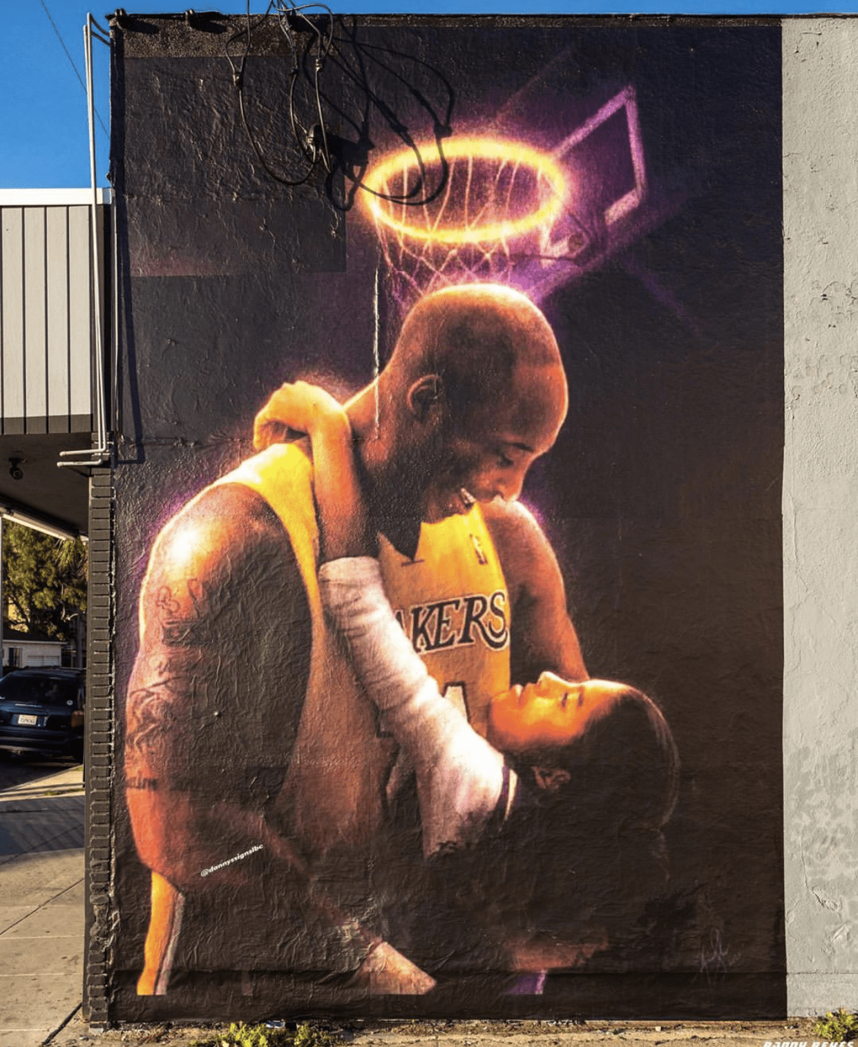 Long Beach Locals Celebrate Kobe Bryant Day with Murals