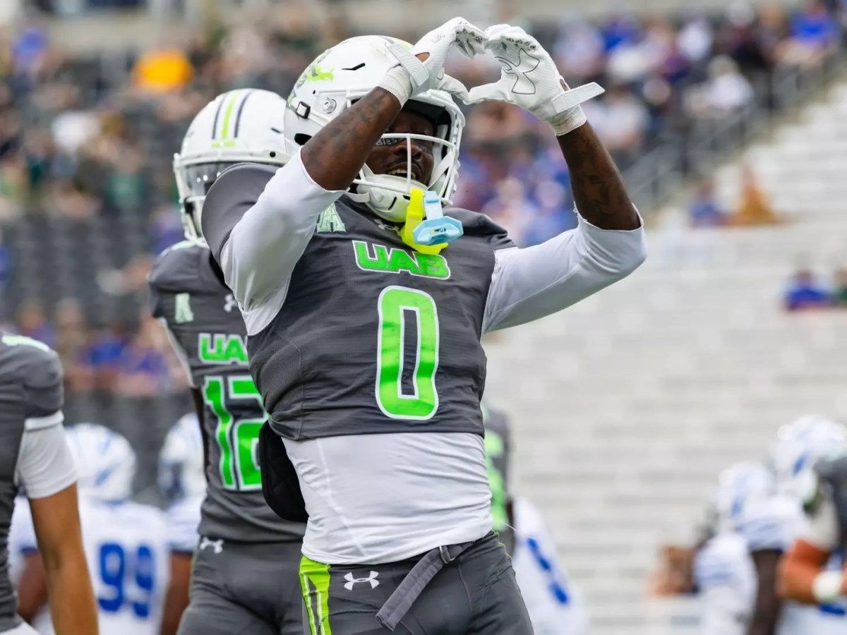Oregon’s Iverson Hooks found the Answer by giving up control