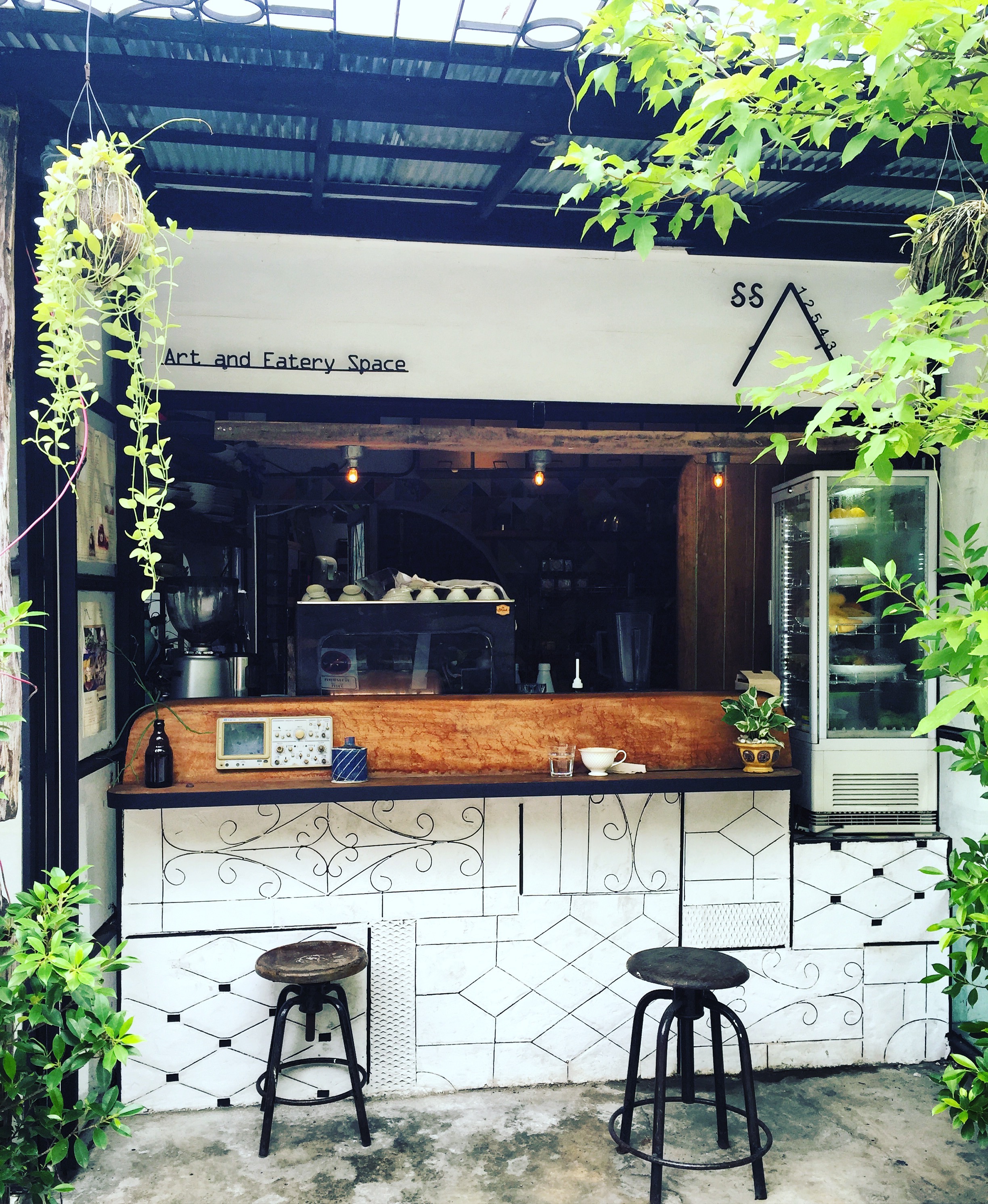 I spent every single day sitting in this place. The staff took amazing care of me and the had the most beautiful food in the world. <3