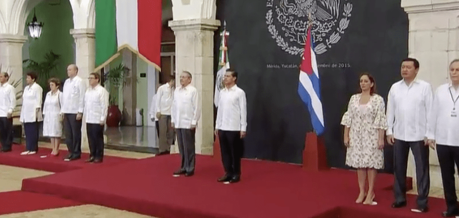 Recibe EPN a Raúl Castro en Mérida