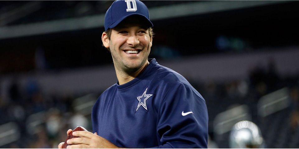 Operan con éxito a Tony Romo de Vaqueros de Dallas